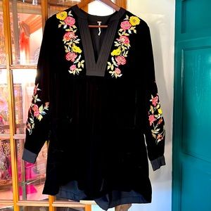 Velvet long sleeve embroidered dress